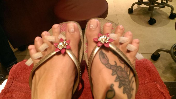 I'd like you to kiss them slaves http://t.co/pt67G6l3AY<a href="/tag/femdom"class="tags"><span>#femdom</span></a><a href="/tag/cbt"class="tags"><span>#cbt</span></a><a href="/tag/prayforyourballs"class="tags"><span>#prayforyourballs</span></a>