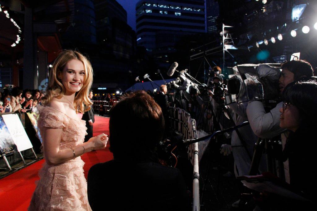 Lily James &amp; director Kenneth Branagh at the premiere of #Cinderella in Tokyo!