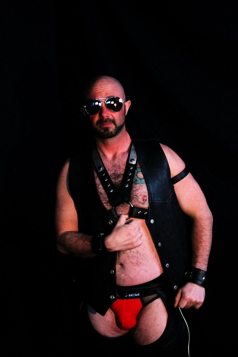 Hybearnation's tweet photo. i cant believe i was talked into this http://t.co/OyXlw1UXtI