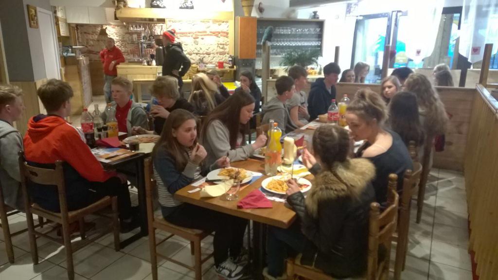 CLV_Sport's tweet photo. Students all enjoying evening meal at pizzeria in resort tonight - reports of exemplary manners all round #proudPL http://t.co/L8NrM1mzSe
