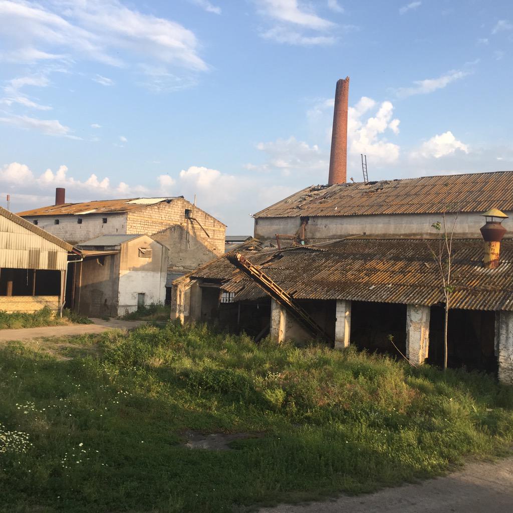 kafkasellitri's tweet photo. Álbum de fotos Utrera :
Fabrica de la (utrerana ),"La fontanilla"
Vistas desde el tanatorio .
 Año 2015 http://t.co/HVL8LW2PRq