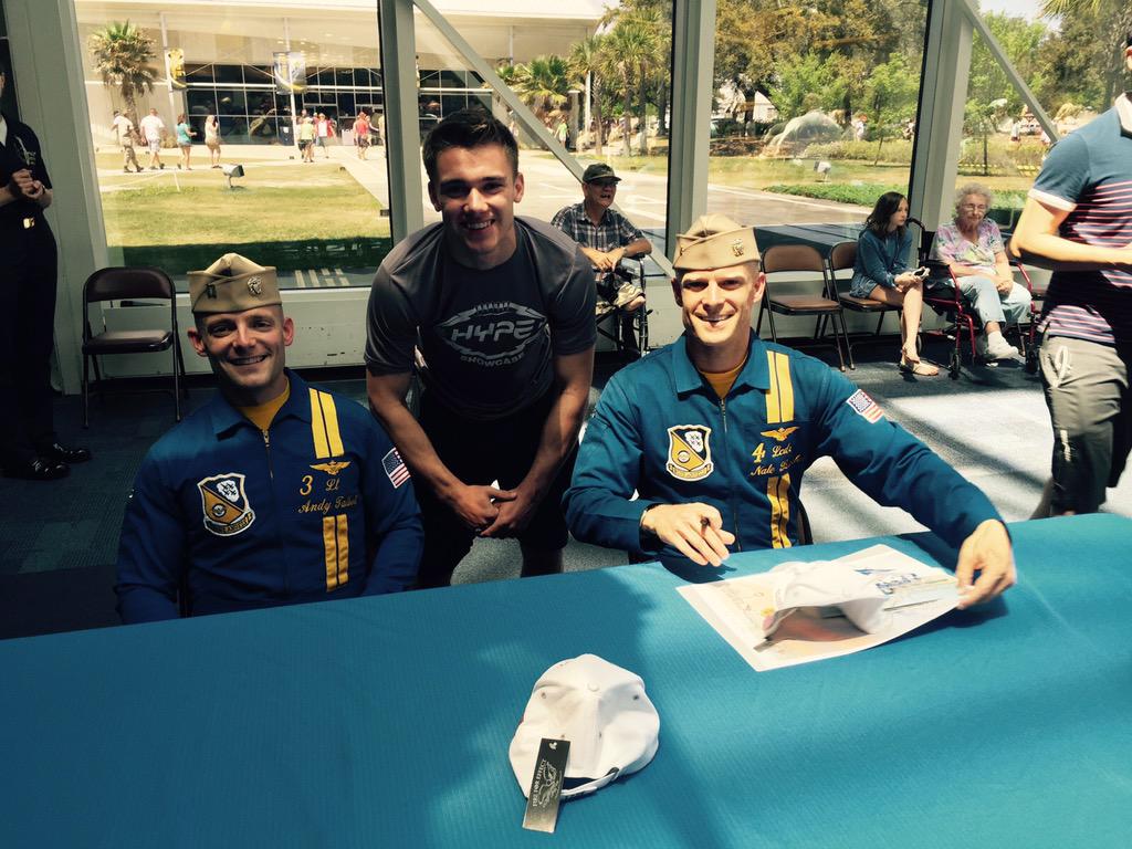 charsonnenberg's tweet image. Met the Blue Angels today! So awesome!