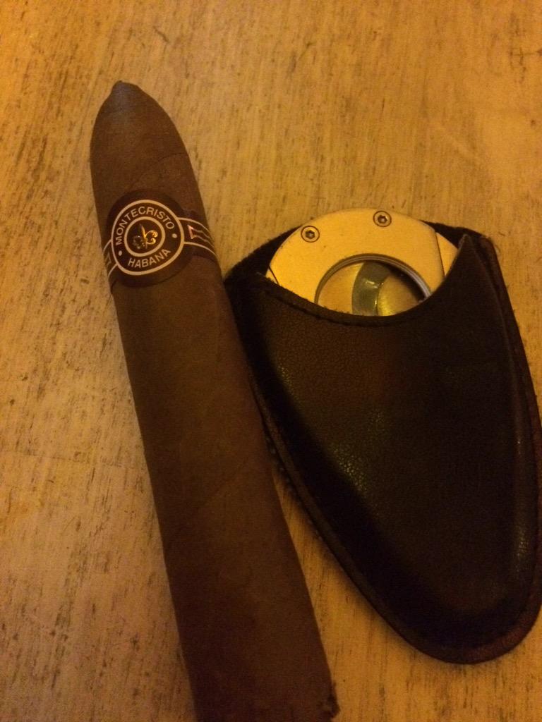 CigarLovingDoorman tweet media