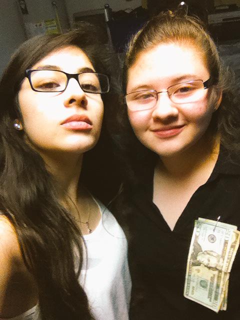 arlirazavala's tweet photo. Happy birthday sister, ilysm! ๐๐๐
#ExcuseMyFace #IForgotToSmile http://t.co/EUOxicCk0V