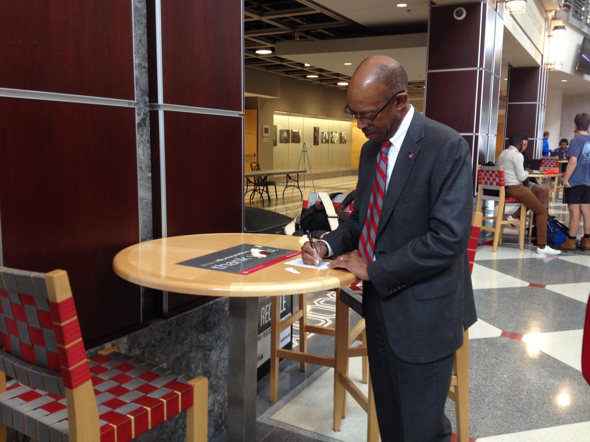 OhioState's tweet photo. Prez Drake says thnx to those who support Ohio State. "You make the difference." #BuckeyesGive http://t.co/2ZXWmt6mzJ