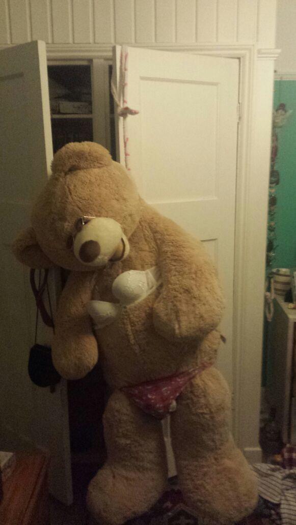Emily_Maliz's tweet photo. went out and left my room unattended... #weirdsiblings http://t.co/UDWIENXJua
