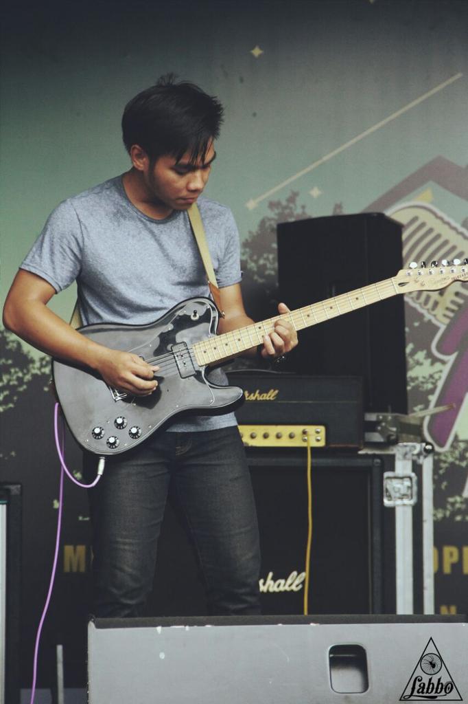 alphatheoryband's tweet photo. @tempatanfest :port ipoh #tempatanfest #kelipanplugless http://t.co/P9uhFlJrpd