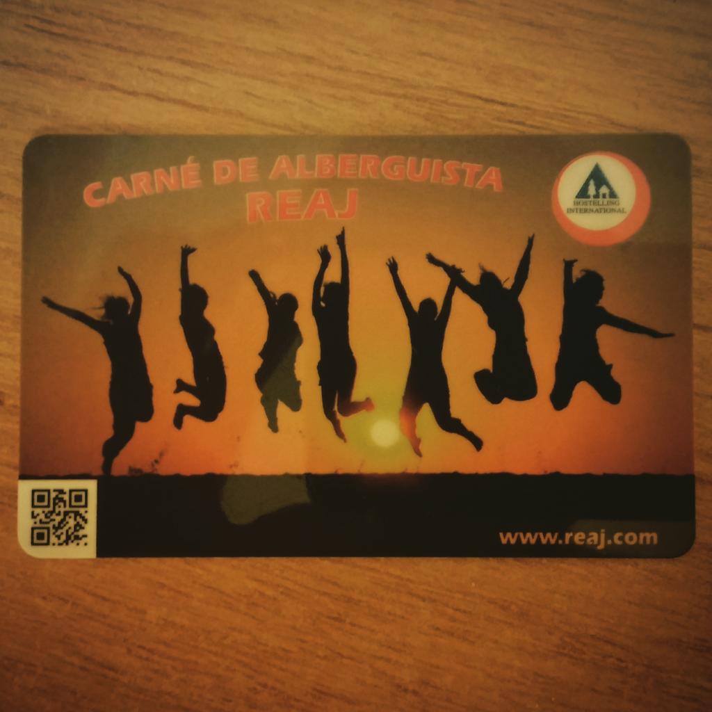 Blog_LGS's tweet image. Tengas la edad que tengas hay un carné de alberguista para ti. Vive la #aventura @AlberguesREAJ