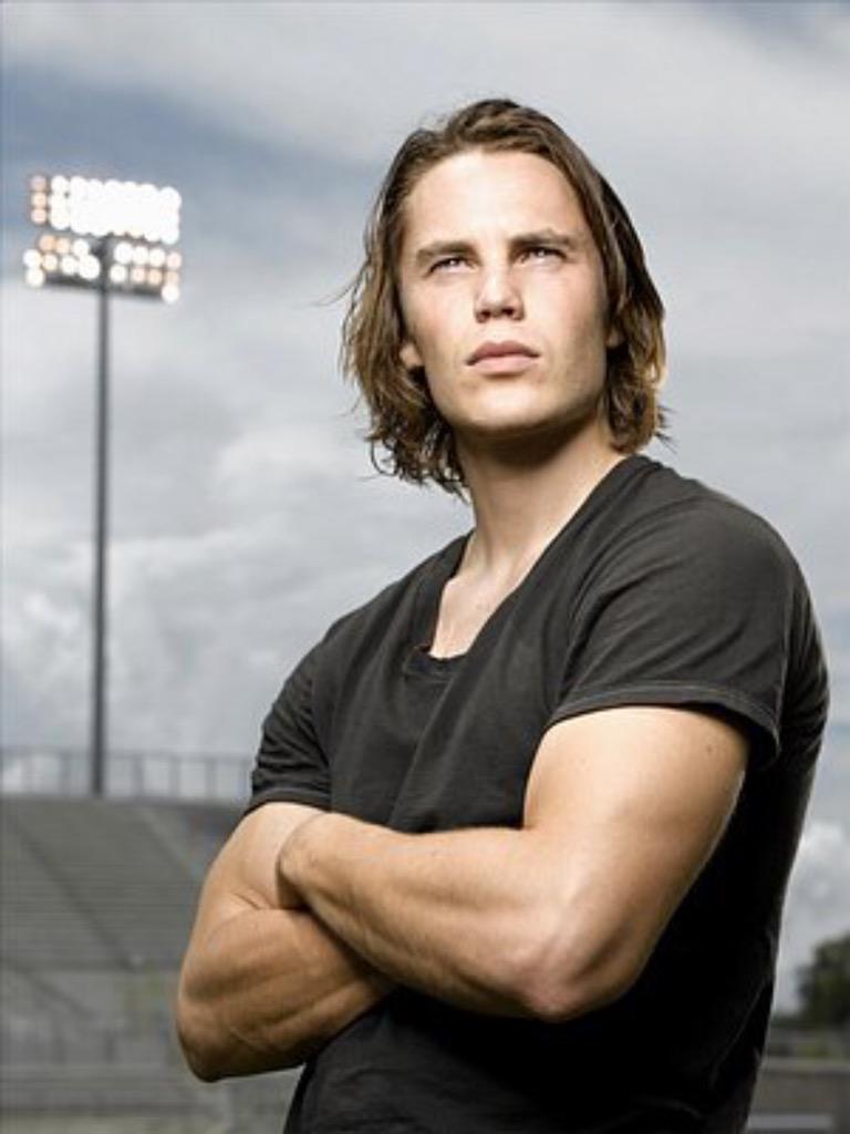 Happy Time, people!

Happy 34th birthday, Taylor Kitsch.

Texas forever   