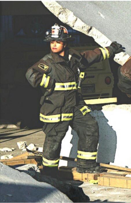 Chipdfirefan's tweet photo. #WCW #Dawson #ChicagoFire #Truck81 #GirlPower @monicaraymund @NBCChicagoFire http://t.co/3HeUNgwJKn