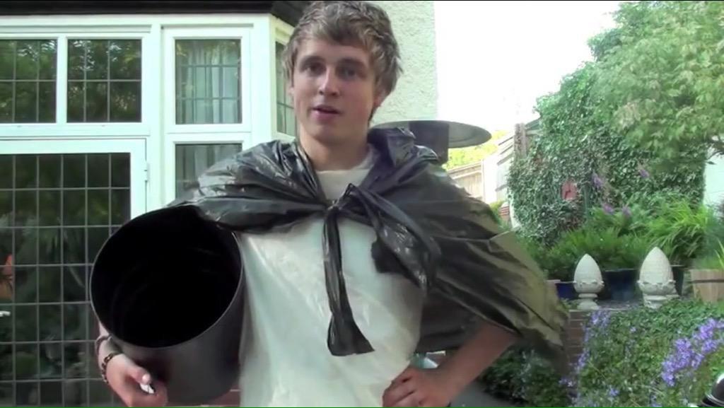 zoeeesuggg's tweet photo. #BringBackBinMan @MarcusButler 😂 http://t.co/M298o1Zfbj