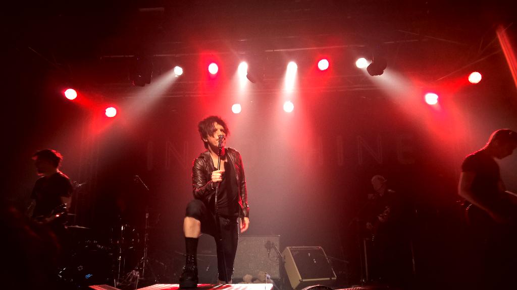 OsirisKalin's tweet photo. Ce soir #Berlin était déchaîné c'était juste génial ... ! ! Merci ❤ Vous allez tellement nous manquer 😭 http://t.co/S0KMXtJ0tV