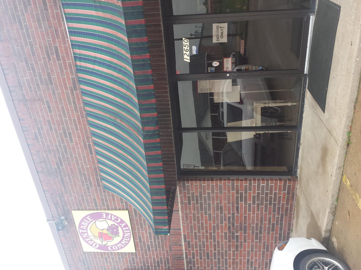 OTCafeOwasso's tweet photo. We posted our "We serve EVERYONE ONLY!" sign today. @TulsaInterfaith @intrfthalliance #everyoneonly http://t.co/CvG9WJSyzG