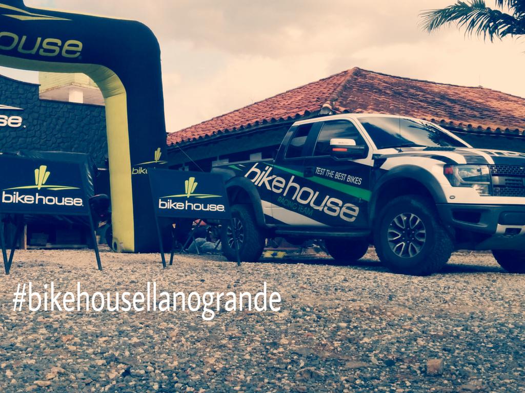 BHLlanogrande's tweet photo. Nosotros ya estamos listos! La tarde está soleada y el cliclopaseo será genial. Los esperamos! #bikehousellanogrande http://t.co/36cnvVmHO9