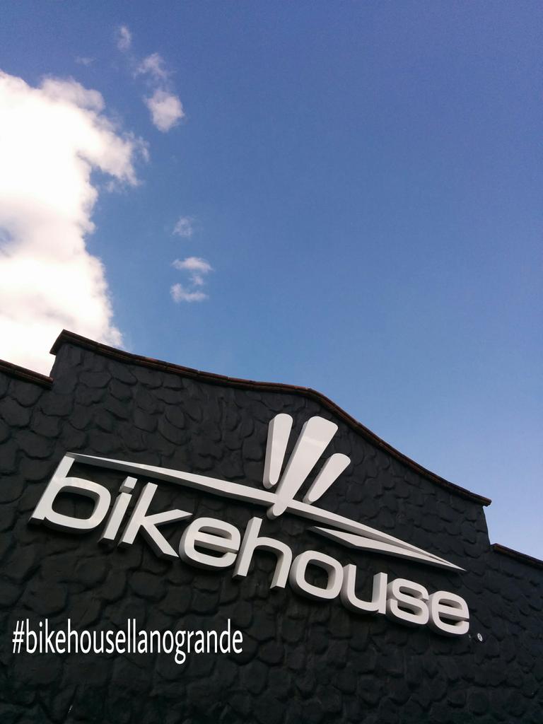 BHLlanogrande's tweet photo. Nosotros ya estamos listos! La tarde está soleada y el cliclopaseo será genial. Los esperamos! #bikehousellanogrande http://t.co/36cnvVmHO9