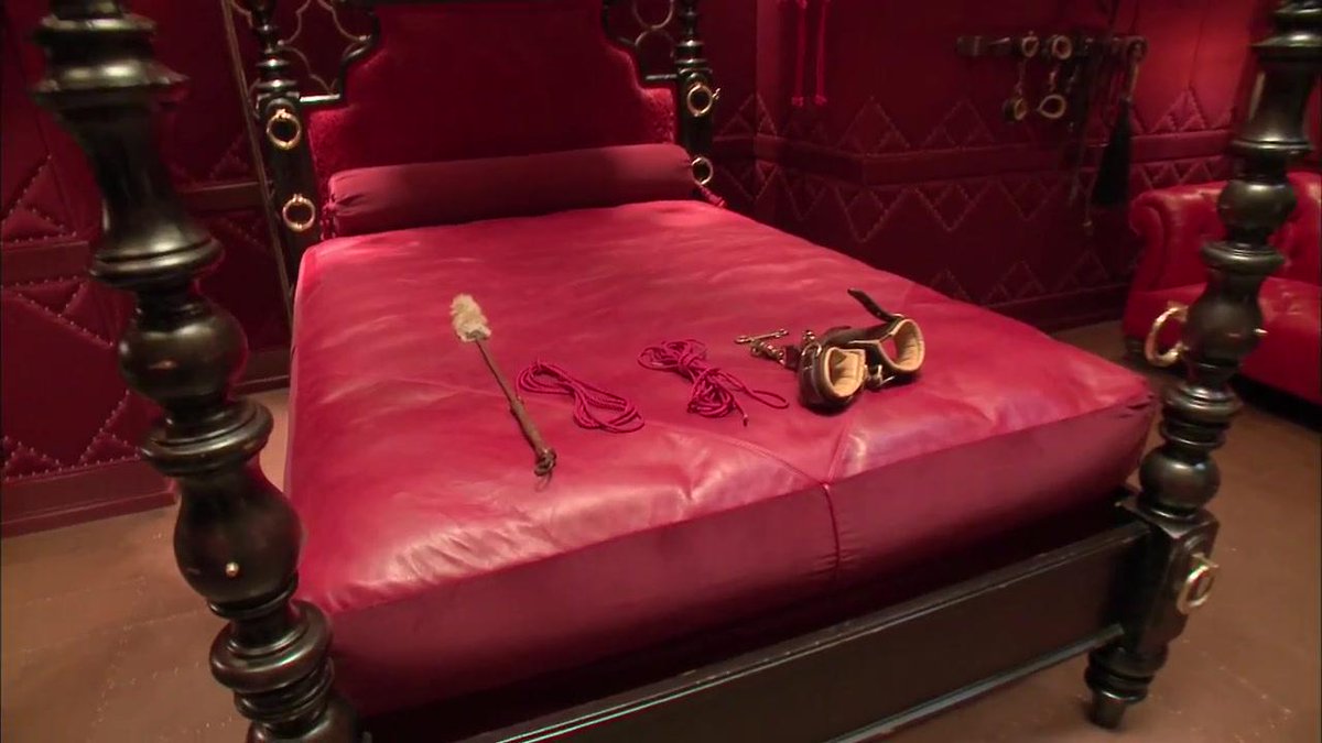 Pin by Chezz Wang on Fifty Shades of Grey Red room 50 shades, Red rooms, Aesthet