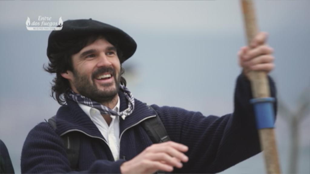 euskaltelebista's tweet photo. Ramón conoce a Iru, el nieto de #Olentzero. VÍDEO: http://t.co/5bvhYLW6qe @OlentzeroMundua @N_E_P_P_S http://t.co/jdgfqZNpbD