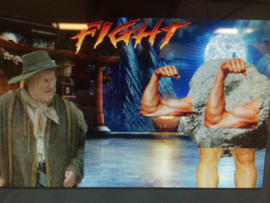 giles__corey's tweet photo. Unfair fight. @rocks has more weight than me. #funny #mortalkombat http://t.co/4n6lOLSrHN
