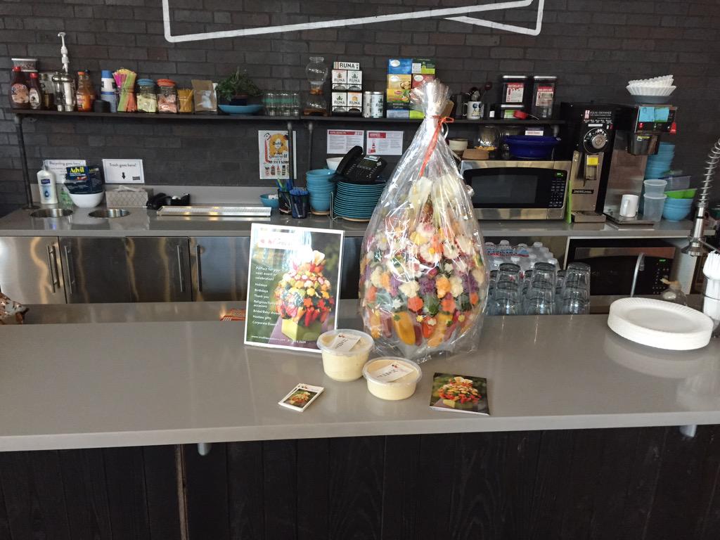 cruditecreation's tweet photo. Display @Workbar preparing for #min73 this evening @MassInno @cicnow http://t.co/pmjYN88UZs