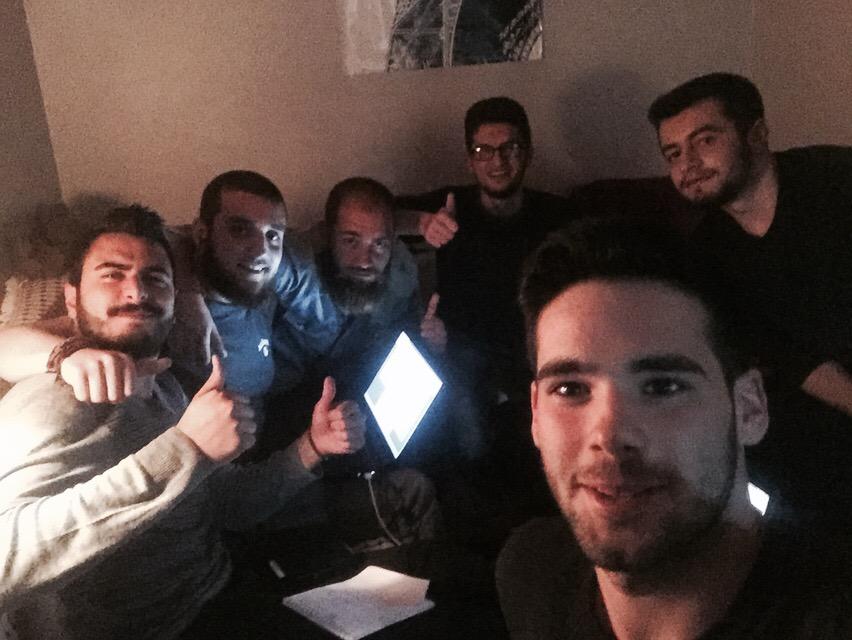 simitfm's tweet photo. Canlı yaşındayızzz #simitfm http://t.co/xaxmJVrnVo