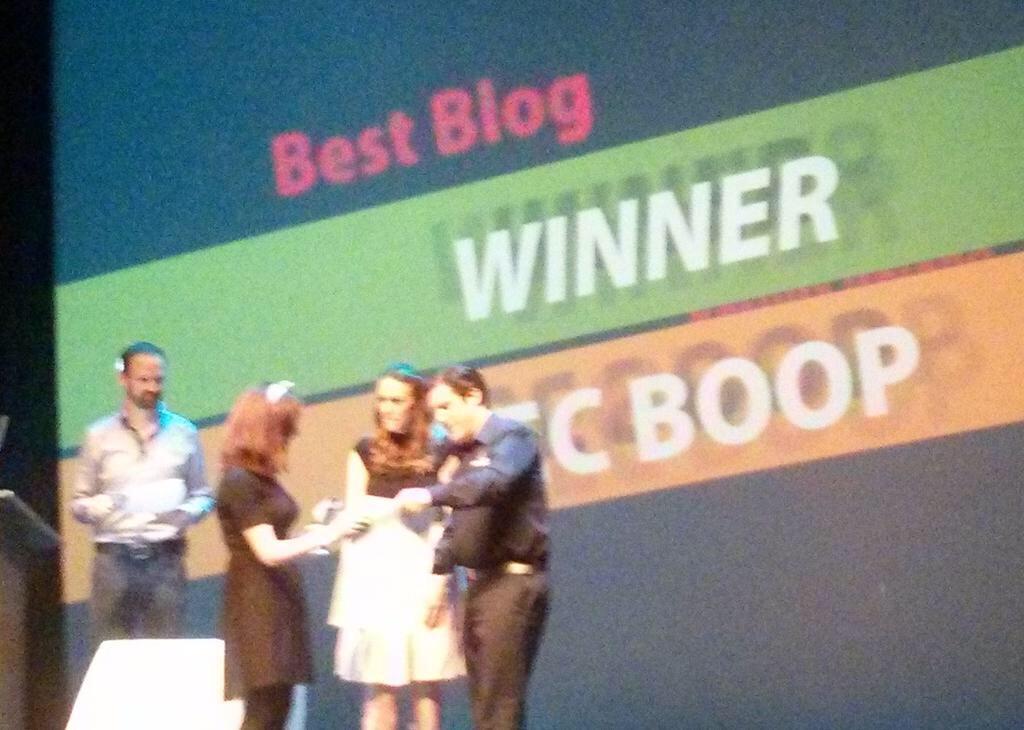 BoopFashionista's tweet photo. #irishbizparty Sorry for missing tonight's chat! I'm still celebrating 😄😄😄 #BestBlog #OMiGAwards http://t.co/wzLl9TF1or