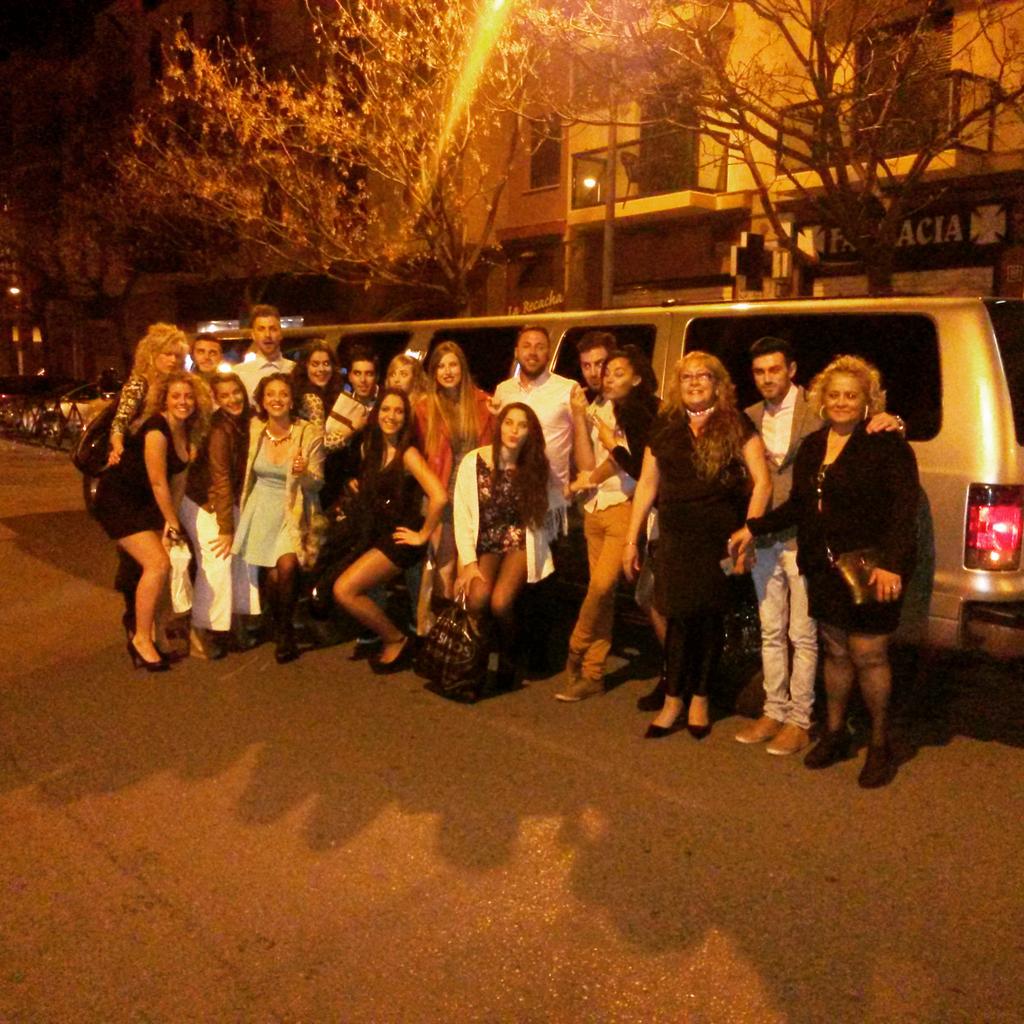 MelodiaPerea's tweet photo. Con mis niñas preciosas http://t.co/HOQsssGcwn