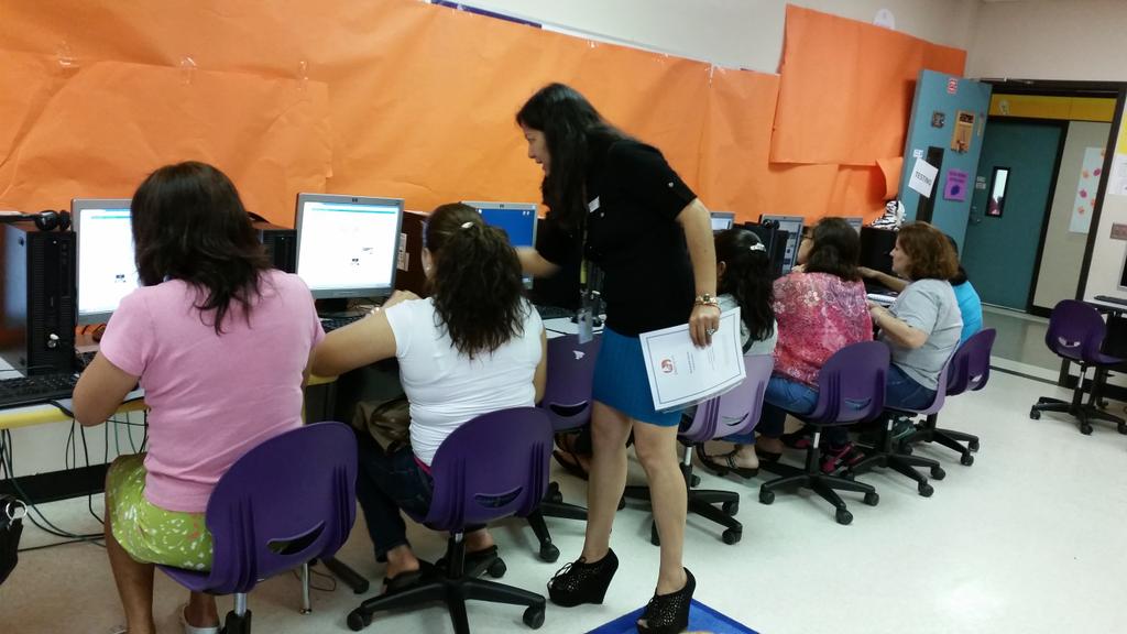 HerreraHuskies's tweet image. Parent Computer Class at Herrera Elementary School.  #HISD #technology #technologywednesday
