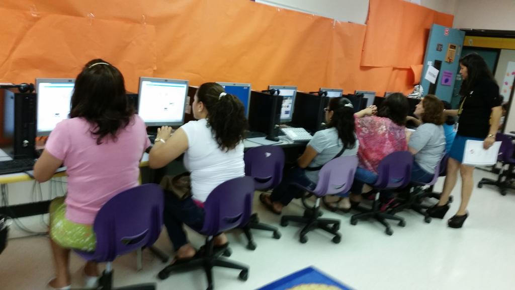 HerreraHuskies's tweet image. Parent Computer Class at Herrera Elementary School.  #HISD #technology #technologywednesday