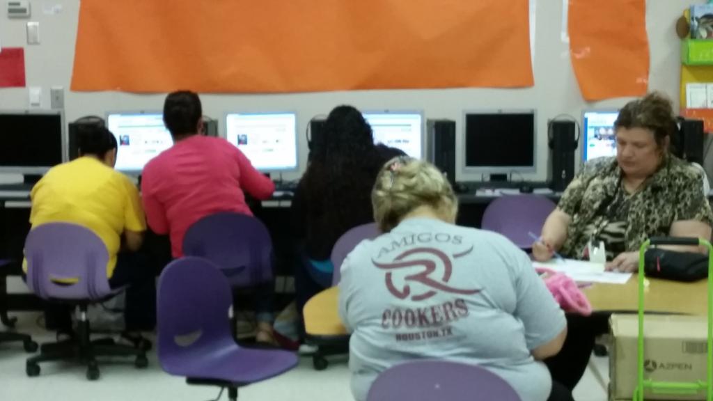 HerreraHuskies's tweet image. Parent Computer Class at Herrera Elementary School.  #HISD #technology #technologywednesday