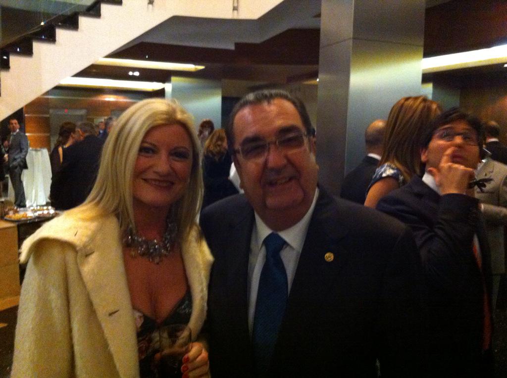 mjbuitrago's tweet photo. Noche sardinera con Gregorio González @SardinaMurcia http://t.co/IIFt8IHGly