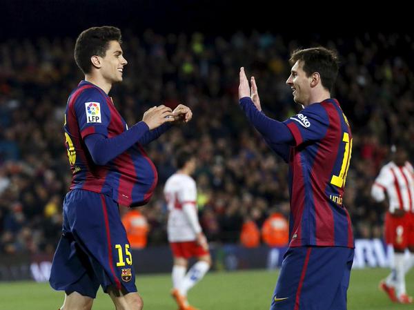 Anna43820167's tweet photo. Bartra and Messi http://t.co/cpmLf9EZ00