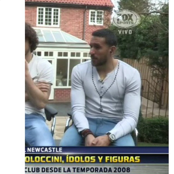 Que músculos @elgalgojonas !! ??? #newcastle #uk @FOXSports http://t.co/axOV8oSgUg