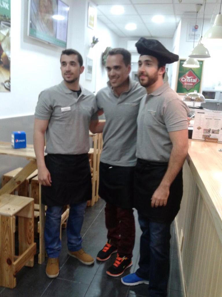 Ya hemos abierto!! <a href="/apinel14/">A. Pinel</a> <a href="/D_Salanova/">David Salanova</a> y lopez os esperan!