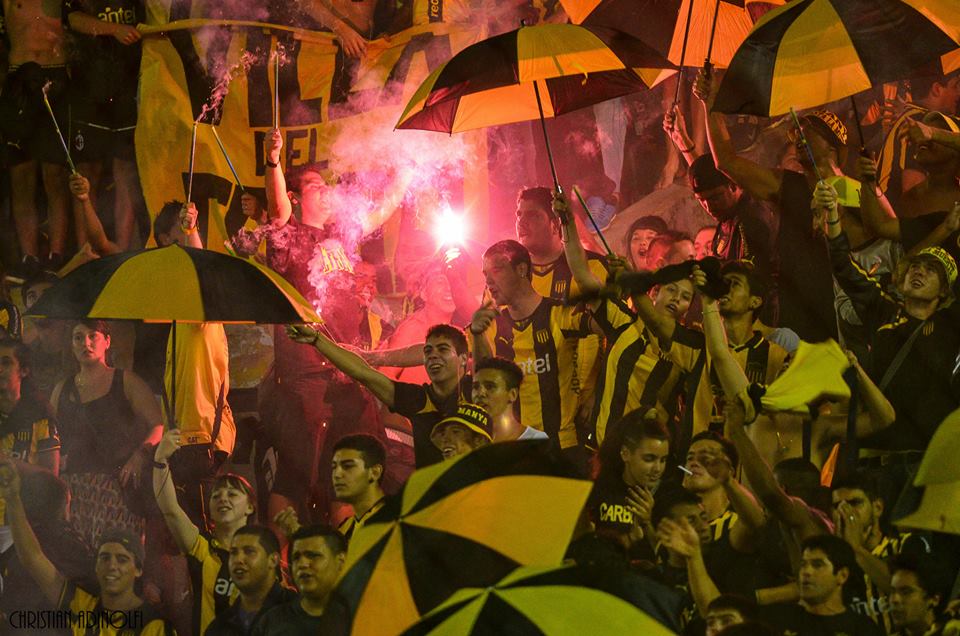 Chadinolfi's tweet photo. La PASIÓN nunca PIERDE, porque esto es PEÑAROL http://t.co/g2UPR1WO7j
