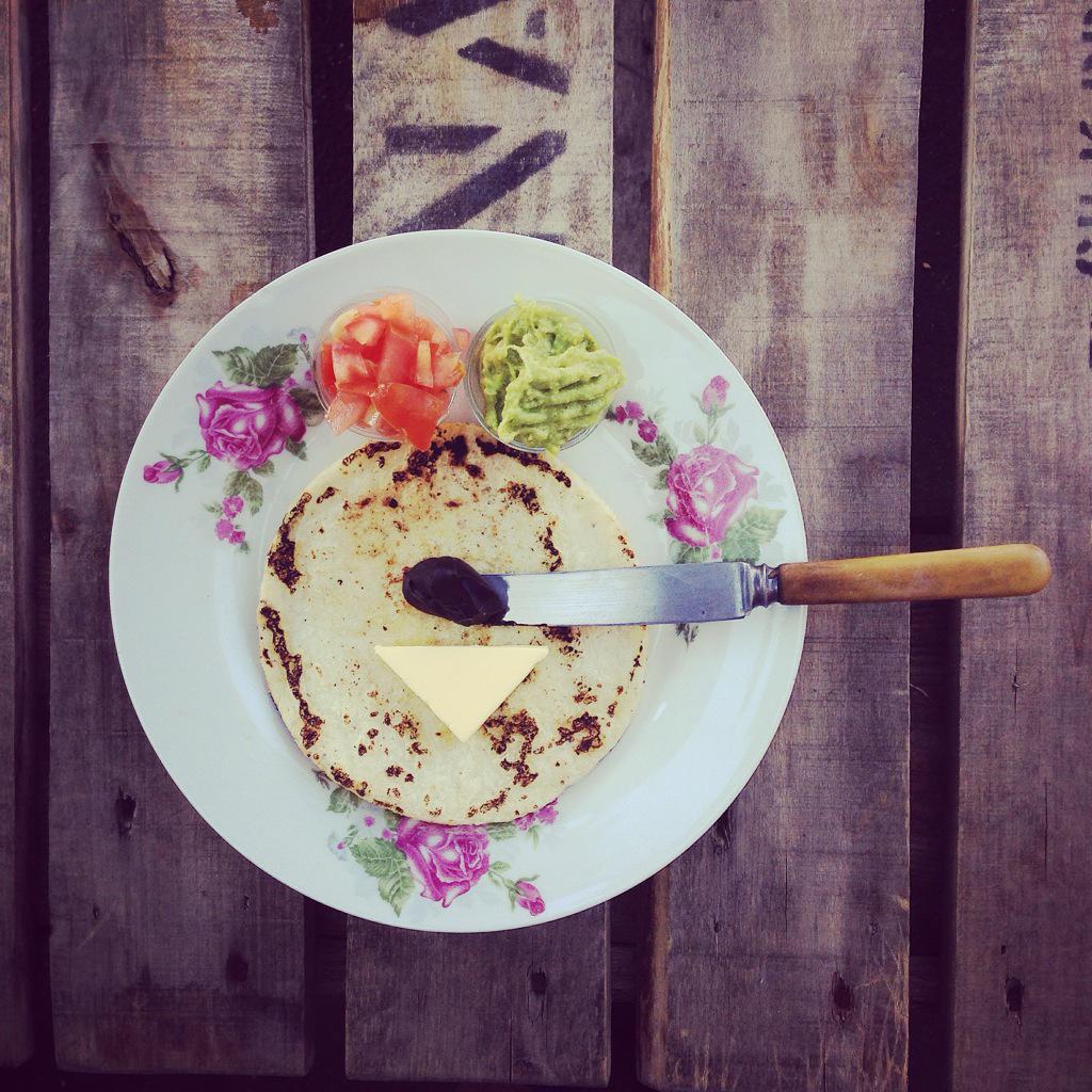sonido69's tweet photo. Dedicated to all Australian-Colombian couples! Arepa-mite: Arepa with @Vegemite, guac, tomato, butter. Now available! http://t.co/kqk21fDafT