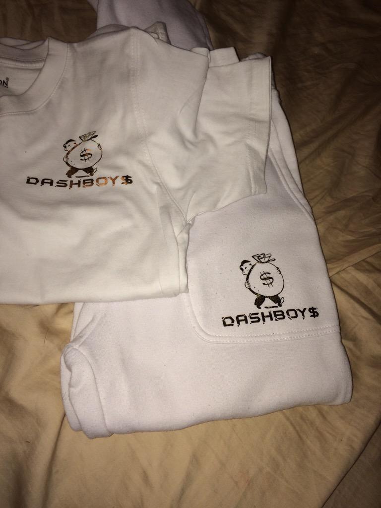_tdrlorrobert's tweet photo. Shit Ont Stop Baby #DashBoy$ This Our New Shit 😻💰👕👖🔥 http://t.co/0iL29GrDGS
