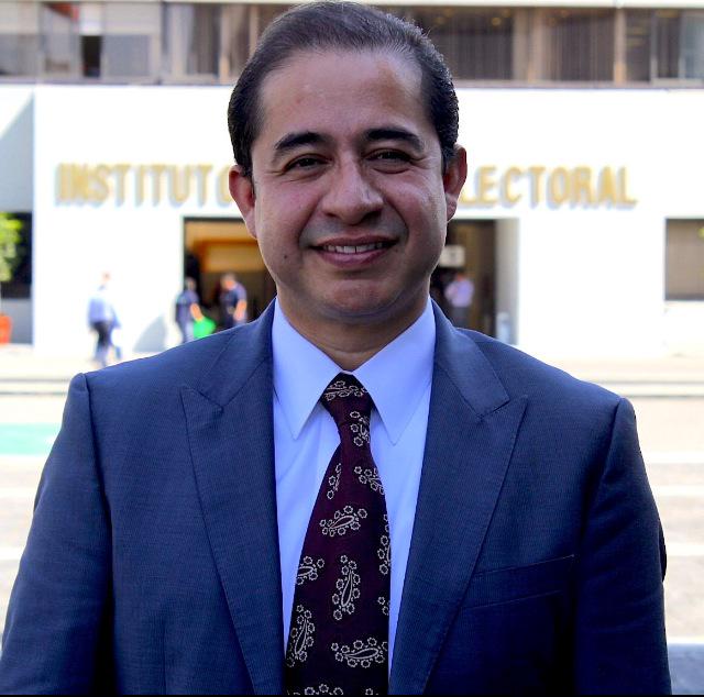 MelyCastroC's tweet photo. Nuestro líder nacional @hugoericflores impulsa un partido, fundado en valores q respeta la participación democrática http://t.co/TPJgSwjQoZ