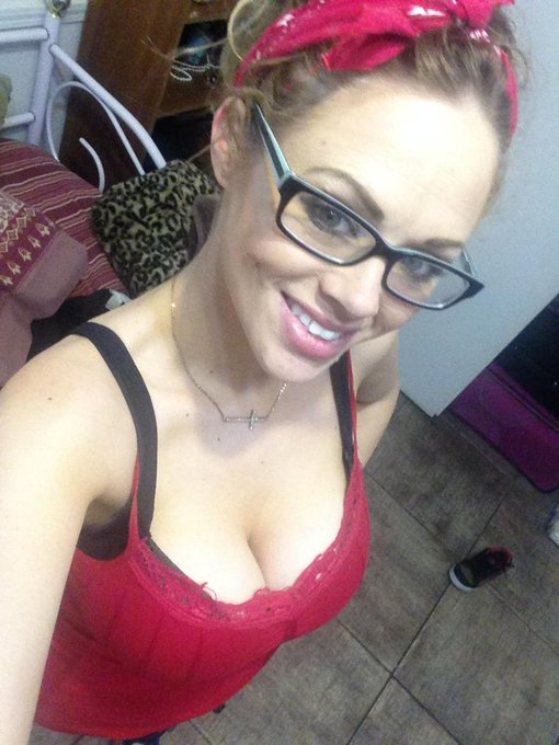 Watch Katie Kox's leaked NSFW photo on TwXstars