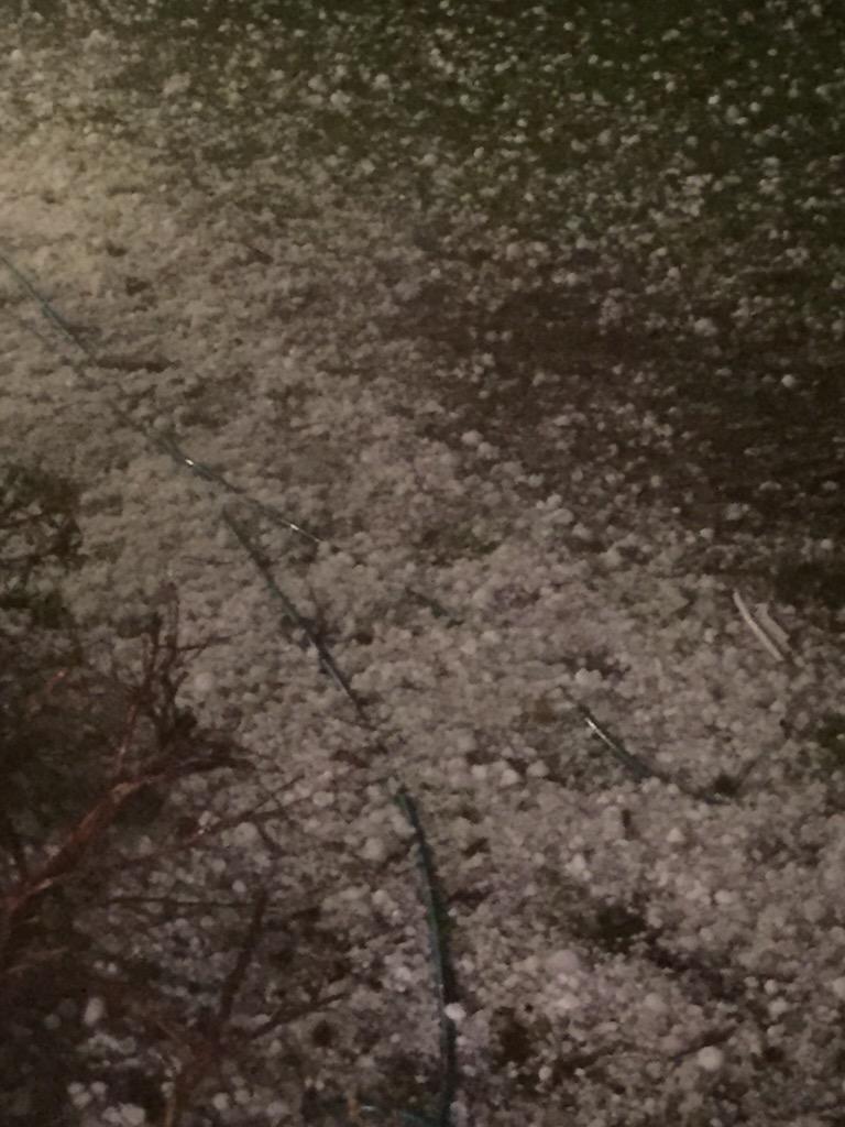 MatthewFHays1's tweet photo. @lloveland #hi Linda bad hail in Louisburg. http://t.co/PfDx0LOJLf