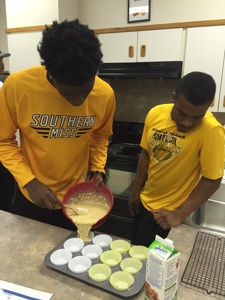 Jacobs106's tweet photo. @SouthernMissFB in on the action too! @EagleNutrition http://t.co/CSAscV53zl