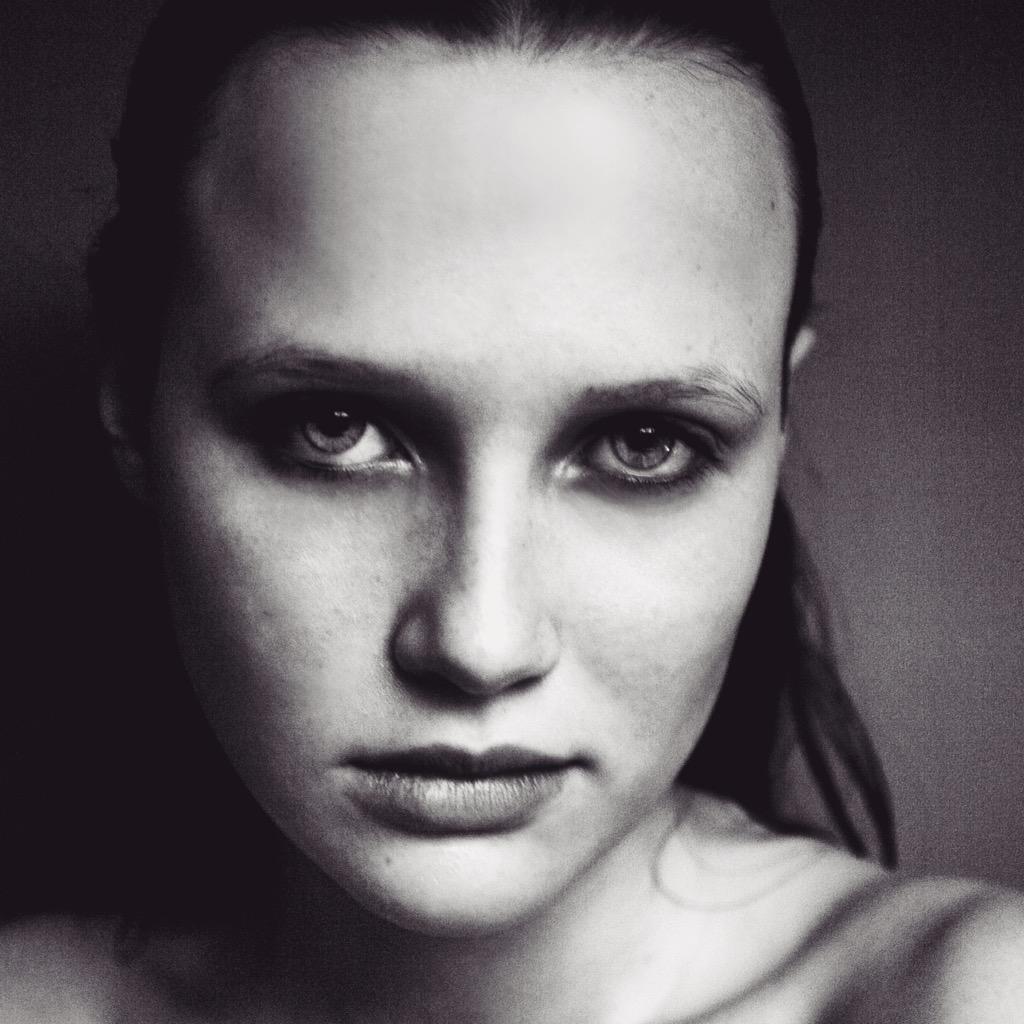 ireallyampolly's tweet photo. #throwback new face test shoot @StormModels #beauty #photography http://t.co/OiIDQp8Yb8