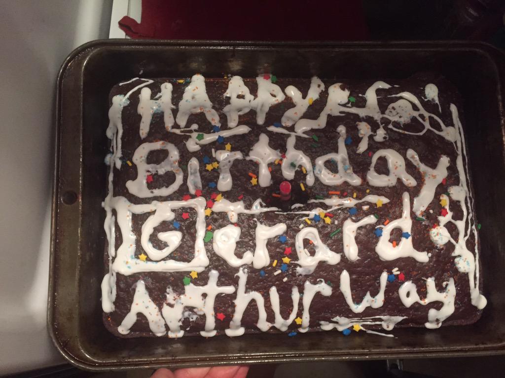 Lol my very bad cake but happy birthday gerard way you are my hero and I can\t wait to see you in Minnesota 