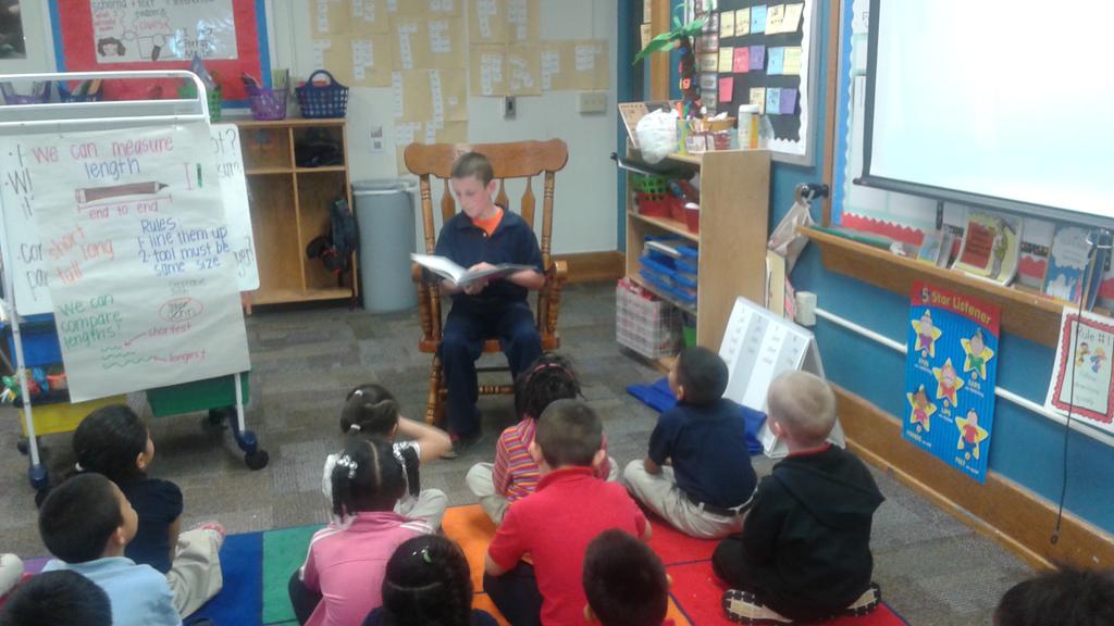 Nyar_Loka's tweet image. Thanks for reading your published book, Trenton! #youngauthors #mentorstudents