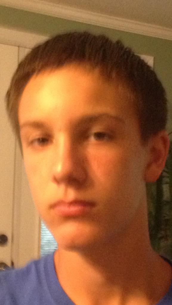 rileyelizabethx's tweet photo. when the person u hate texts u #jdilly http://t.co/jgLP8ebCDV
