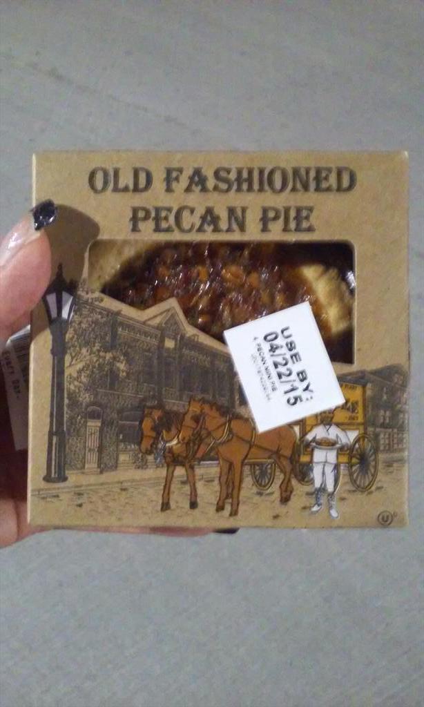 deadlyasarose's tweet photo. I GOT THE PIE! MISSION ACCOMPLISHED.
#TINYPIE #FORYOUR #TINYPIENEEDS http://t.co/jZOvkjptxW