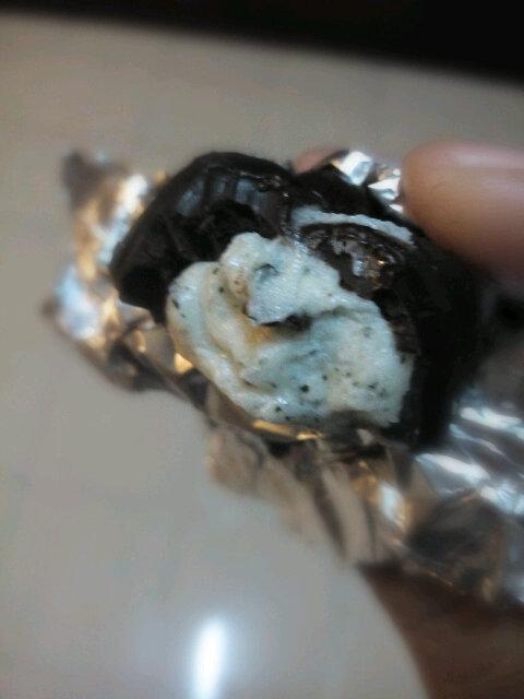 _LadyChoco's tweet photo. Apaan sih cokelat isi mint? ~ cokelat praline dg isian cream mint d dalamnya,.yummy binggo! :9 https://t.co/Alv0K7k4Ft