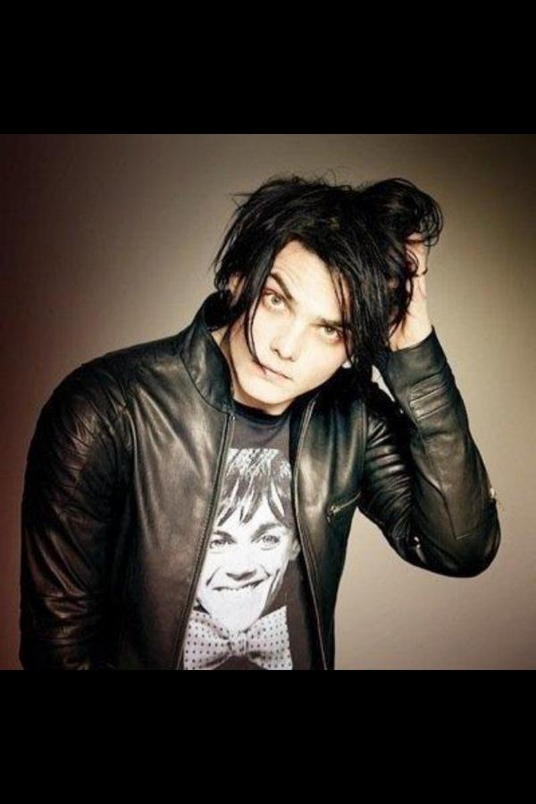 Happy birthday Gerard way    