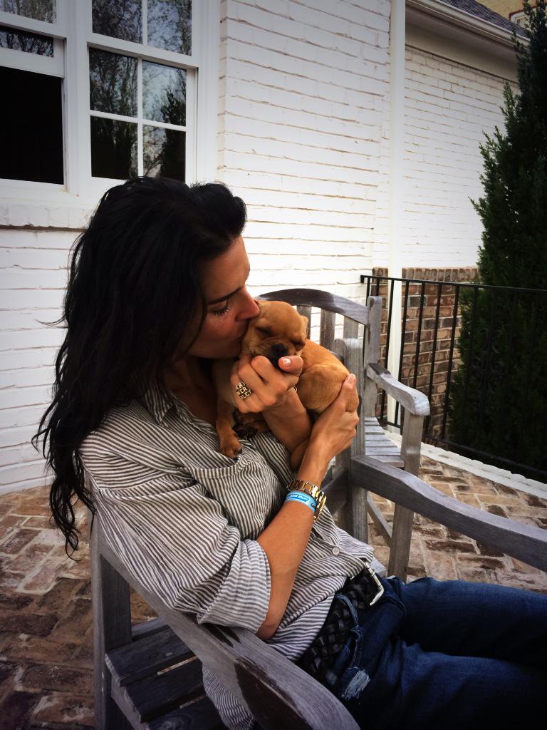 MissDaisyHarmon's tweet photo. She loves me... What can I say?!? #blessed #cookie #family #keepsmiling http://t.co/MV5aMTXJMH