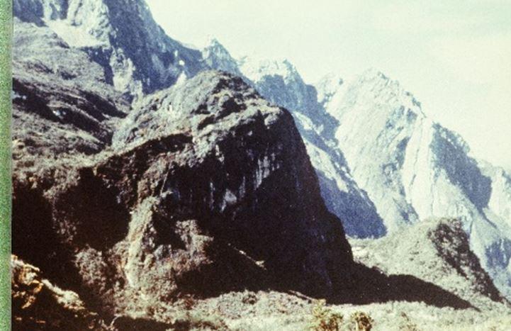 Gunung Bijih: Tambang Tembaga dan Emas Raksasa di Tengah Keindahan Pegunungan Papua