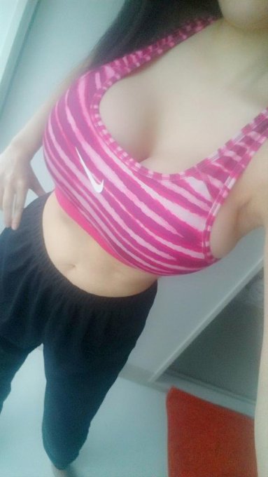 今からキックボクシングの時間(///&omega;///)♪ http://t.co/zbPVOv4Cpb